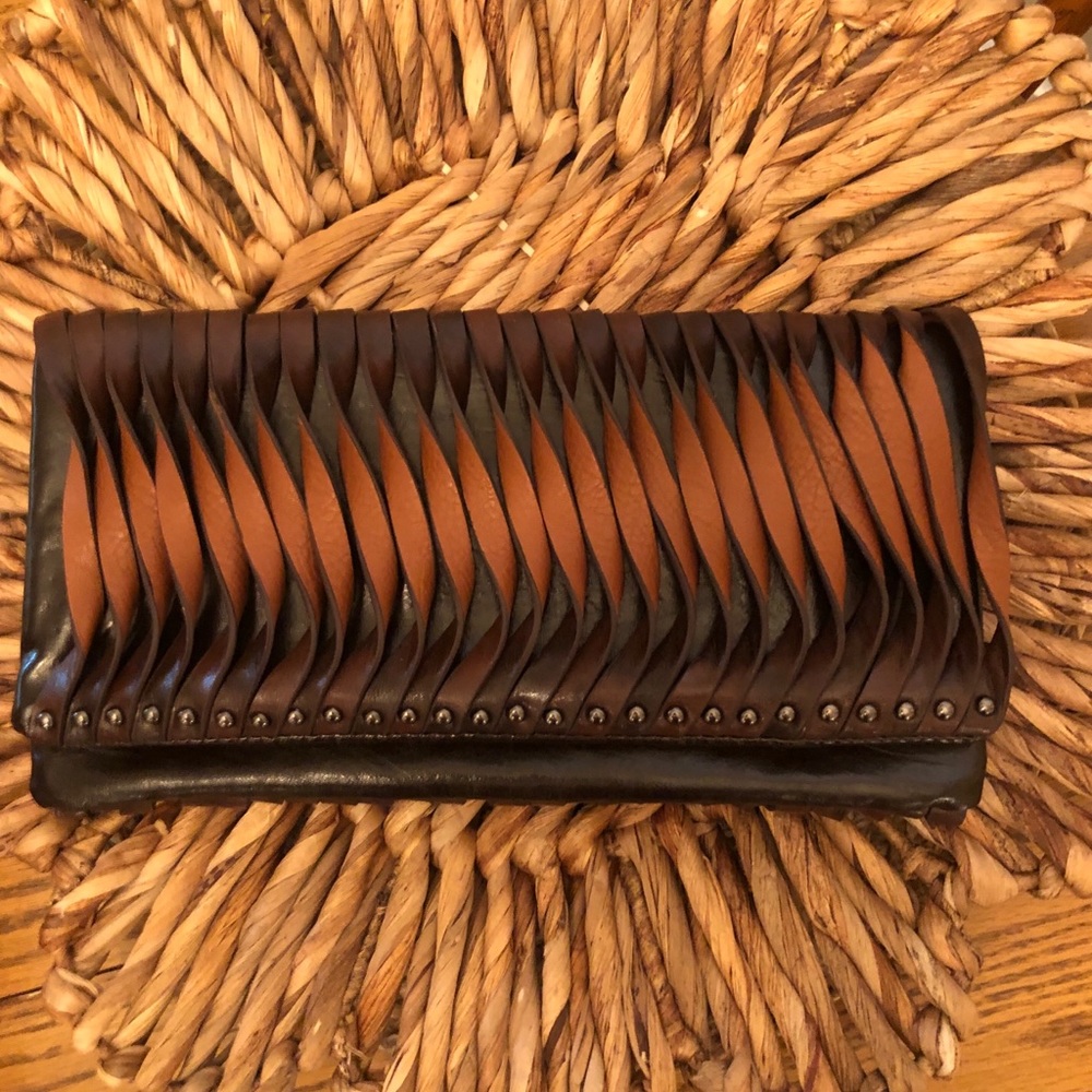 Brown/light brown clutch with studs